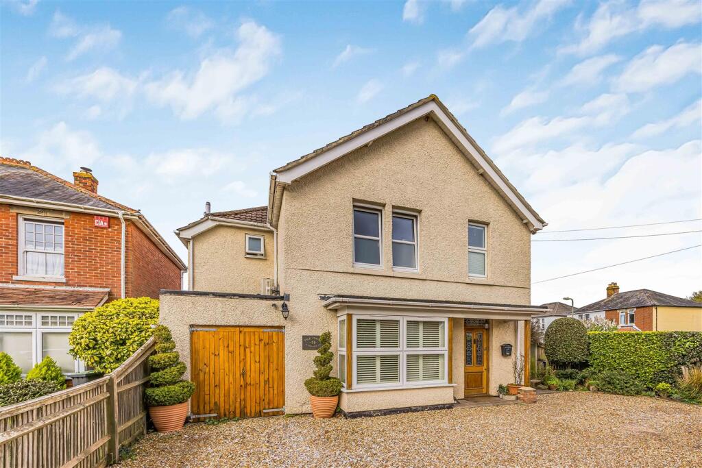 St. Leonards Avenue, Hayling Island