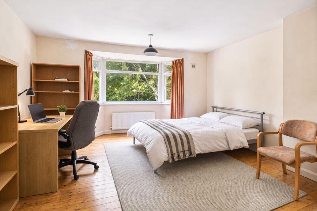 Lucraft Road, Master, BN2