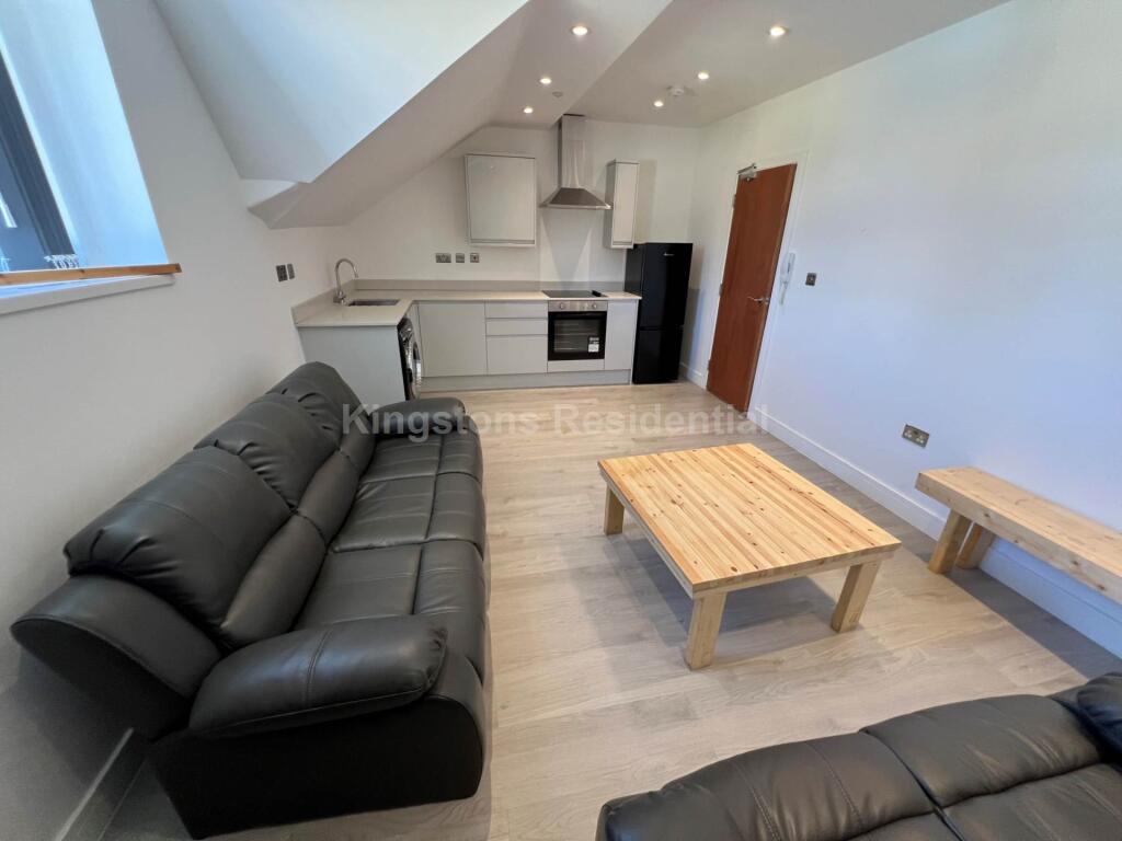 1 Bedroom Flat at Colum Road, Cathays, Cardiff, CF10 3EE