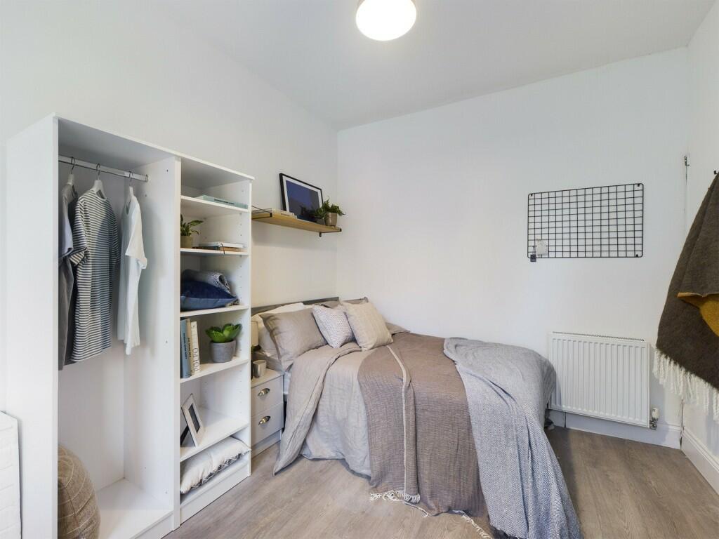8 Well Meadow Drive, Sheffield, S3