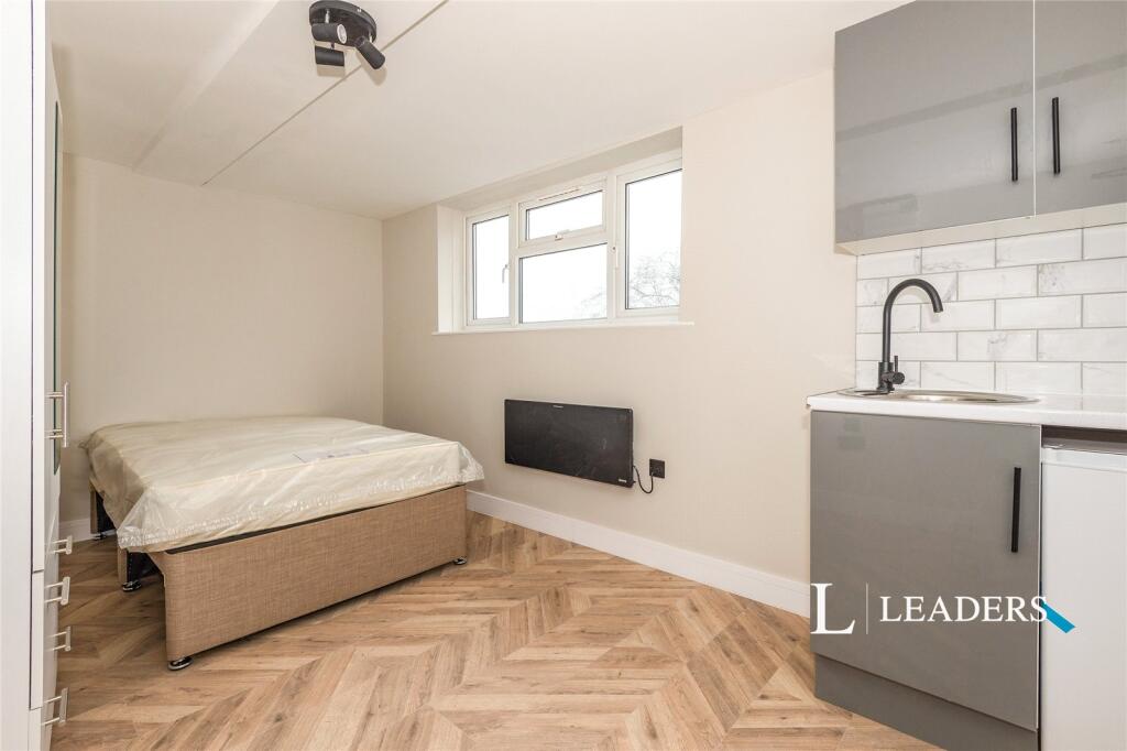 Sherwood Crescent, Reigate, Surrey, RH2