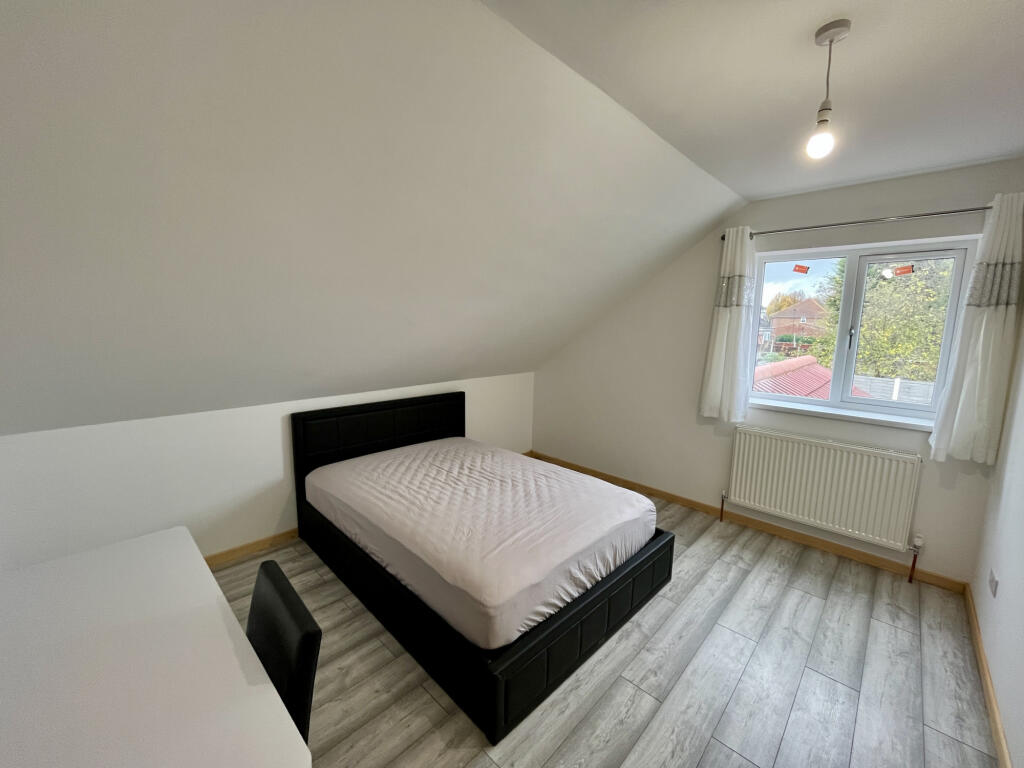 Room 3 Pear Tree Crescent