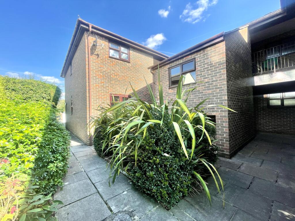 Bethel Lane, Farnham, Surrey, GU9