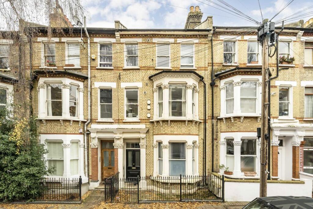 St. Luke&lsquo;s Avenue, Clapham