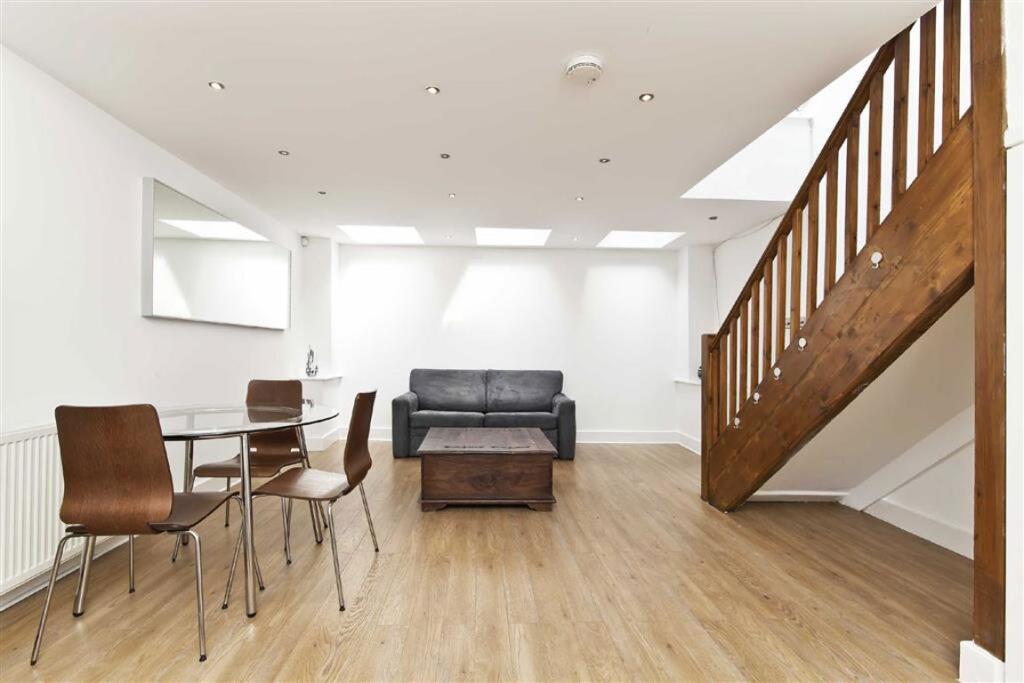 Charlotte Place, Fitzrovia & Covent Garden