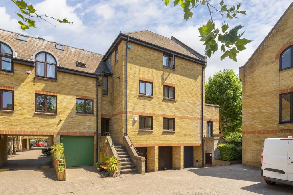 Waveney Close, Wapping