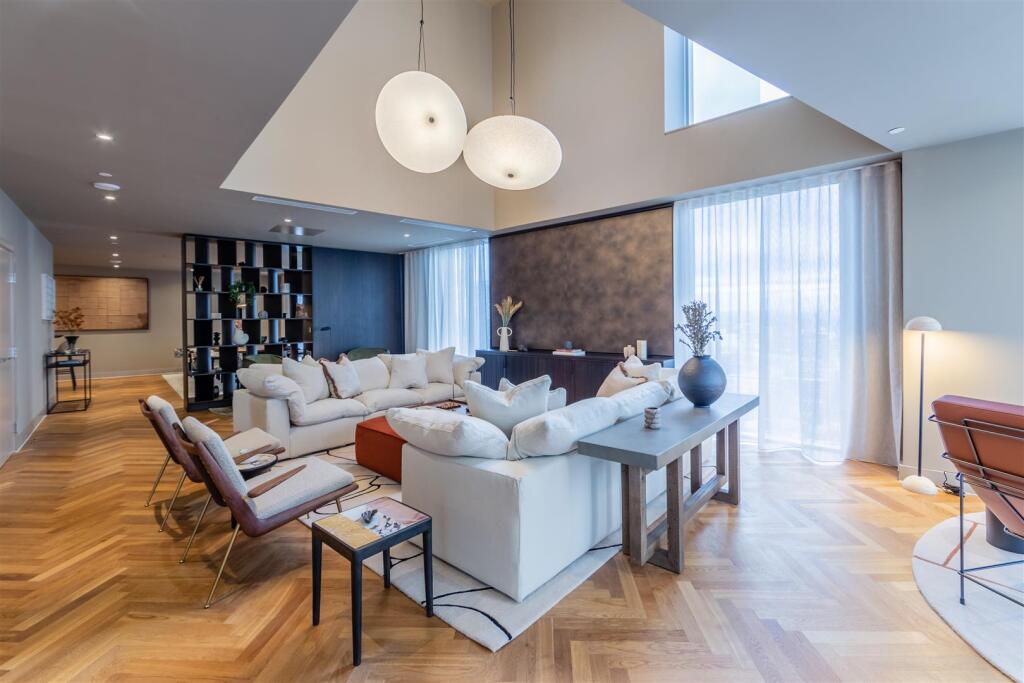 Luxury 4 bedroom penthouse with amenities