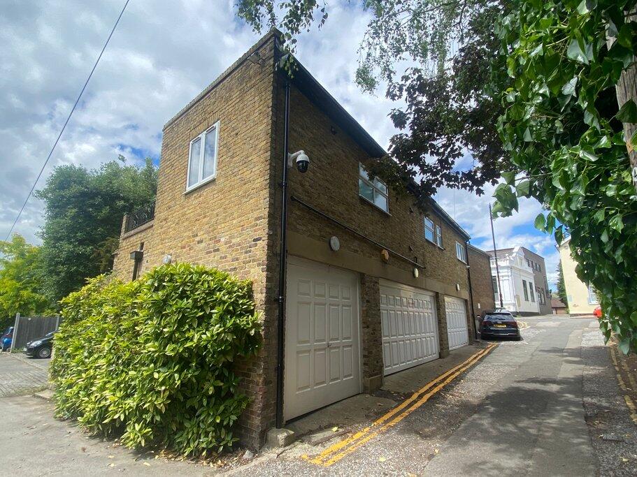 8A, Thames Street, Sunbury-On-Thames, TW16 5QP