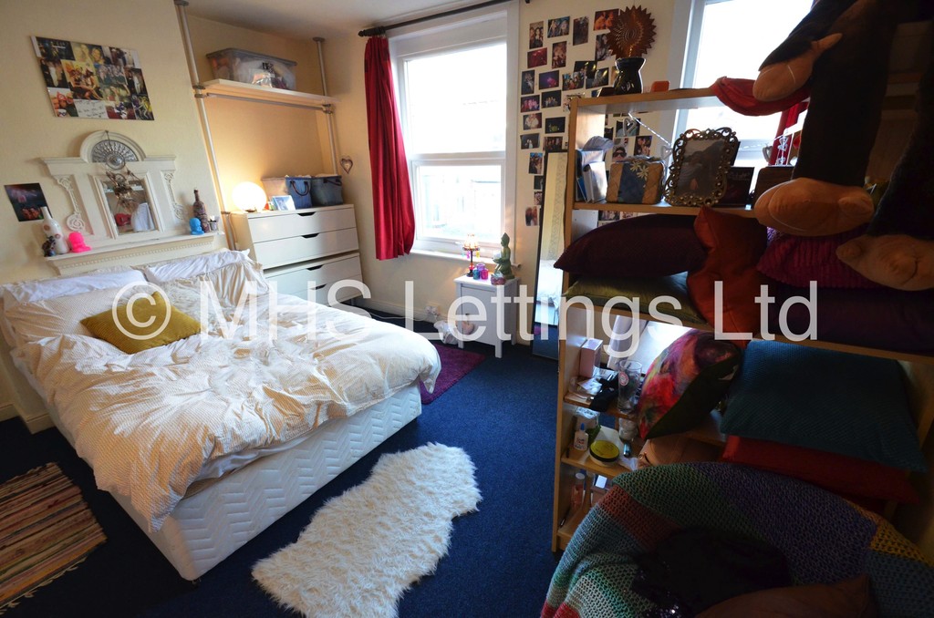 Double Room, 15 Hessle View, Leeds, LS6 1ER