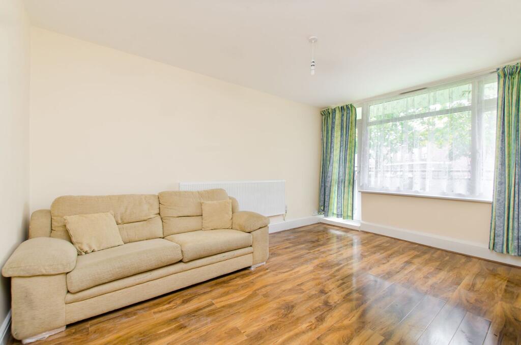 Este Road, Clapham Junction, London, SW11