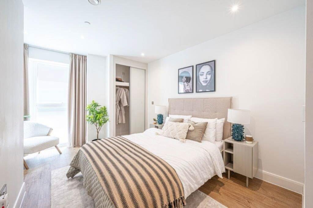 Uncle Colindale, Colindale, London, NW9